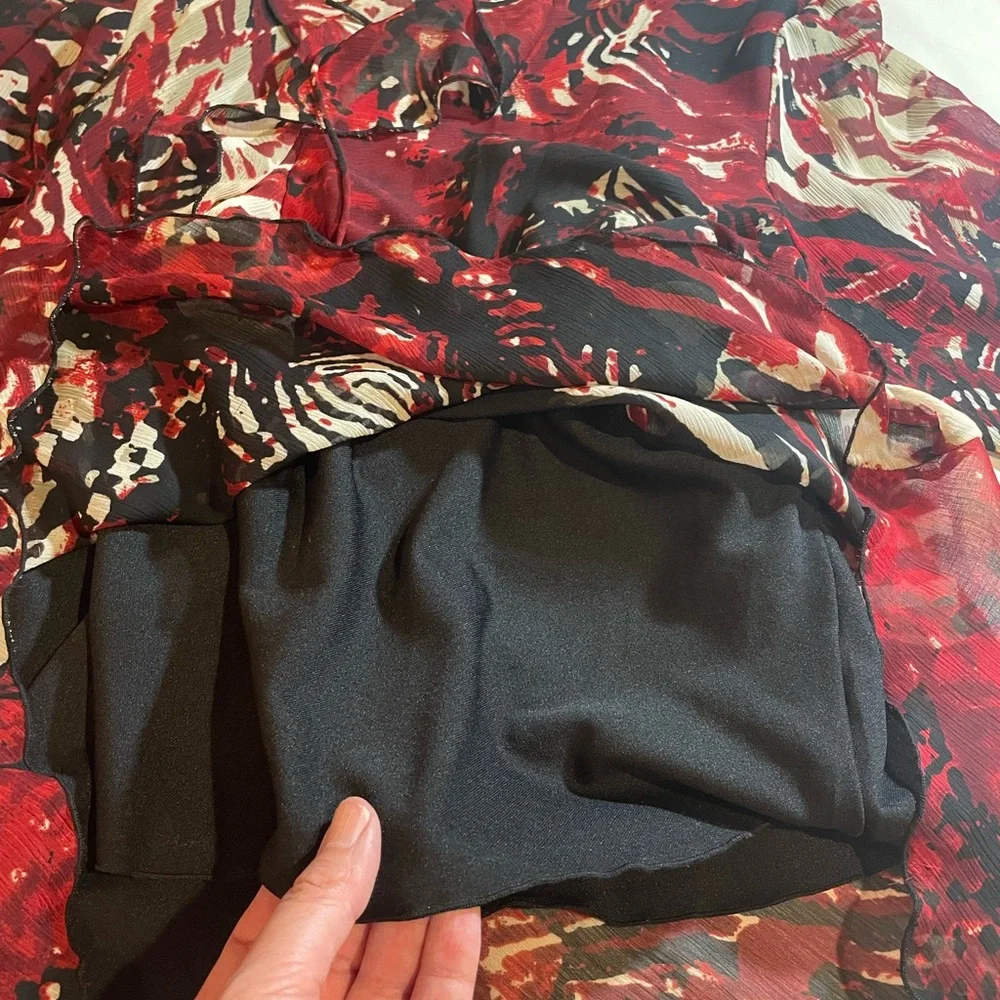 Dressbarn V-Neck Black‎ and Red Ruffled Tie Front Blouse, Size XL